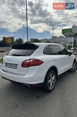 Позашляховик / Кросовер Porsche Cayenne 2013 в 