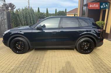 Внедорожник / Кроссовер Porsche Cayenne 2020 в 