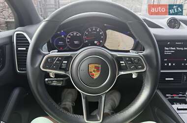 Внедорожник / Кроссовер Porsche Cayenne 2020 в 