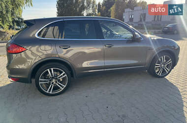 Внедорожник / Кроссовер Porsche Cayenne 2011 в 