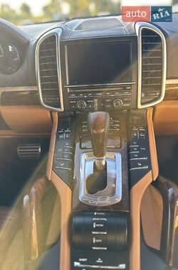 Внедорожник / Кроссовер Porsche Cayenne 2011 в 