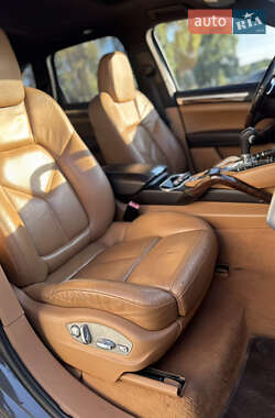 Внедорожник / Кроссовер Porsche Cayenne 2011 в 
