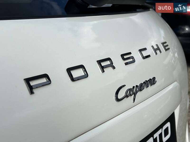Внедорожник / Кроссовер Porsche Cayenne 2011 в Стрые