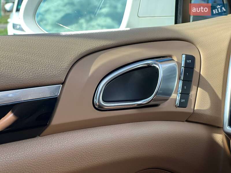 Внедорожник / Кроссовер Porsche Cayenne 2011 в Стрые