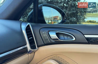 Позашляховик / Кросовер Porsche Cayenne 2017 в 