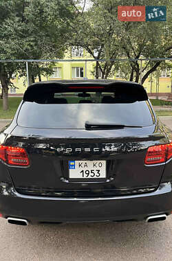 Внедорожник / Кроссовер Porsche Cayenne 2011 в 