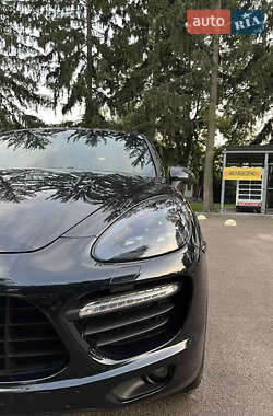 Внедорожник / Кроссовер Porsche Cayenne 2011 в 