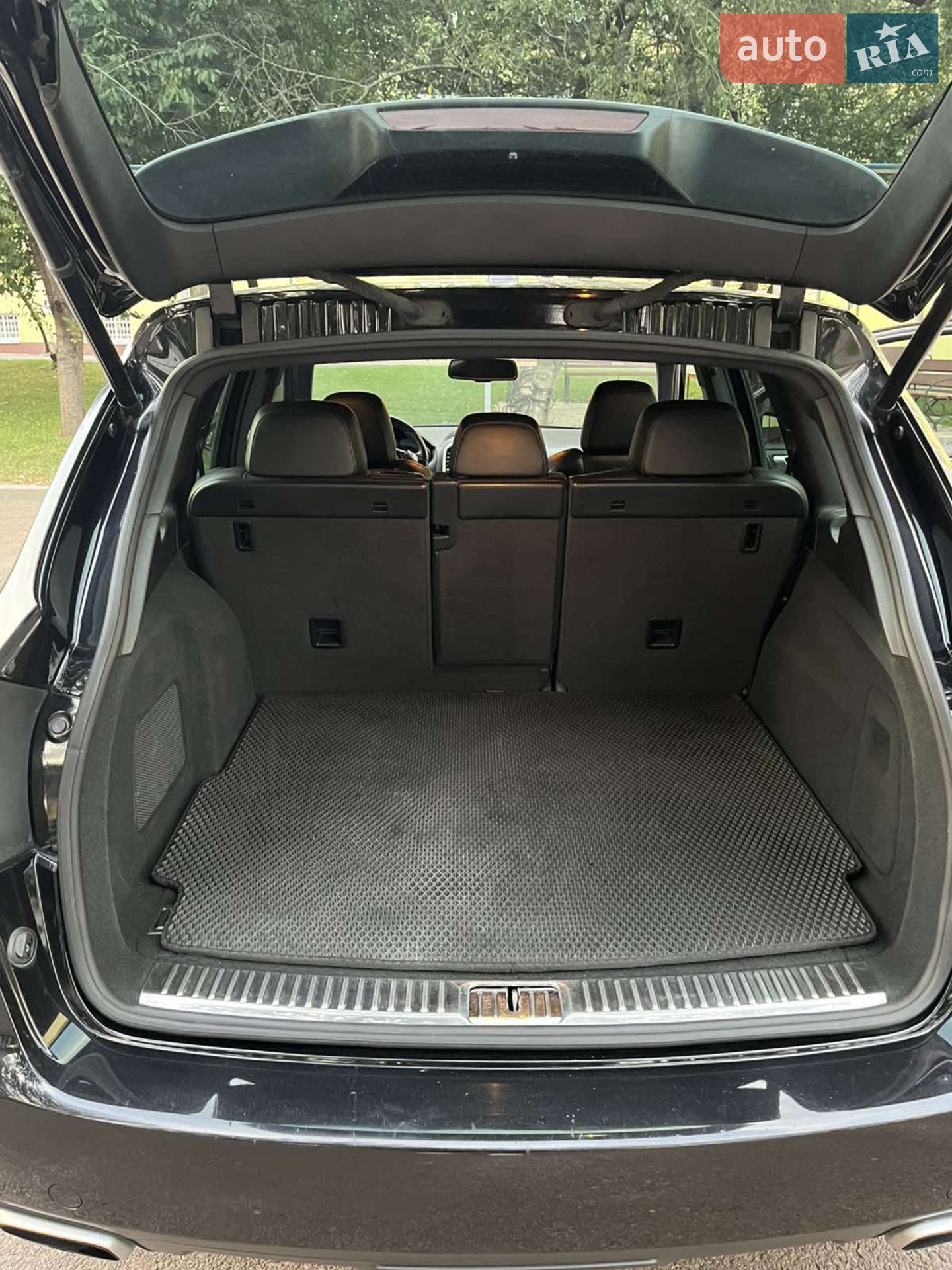 2011 Porsche Cayenne - мініатюра 15