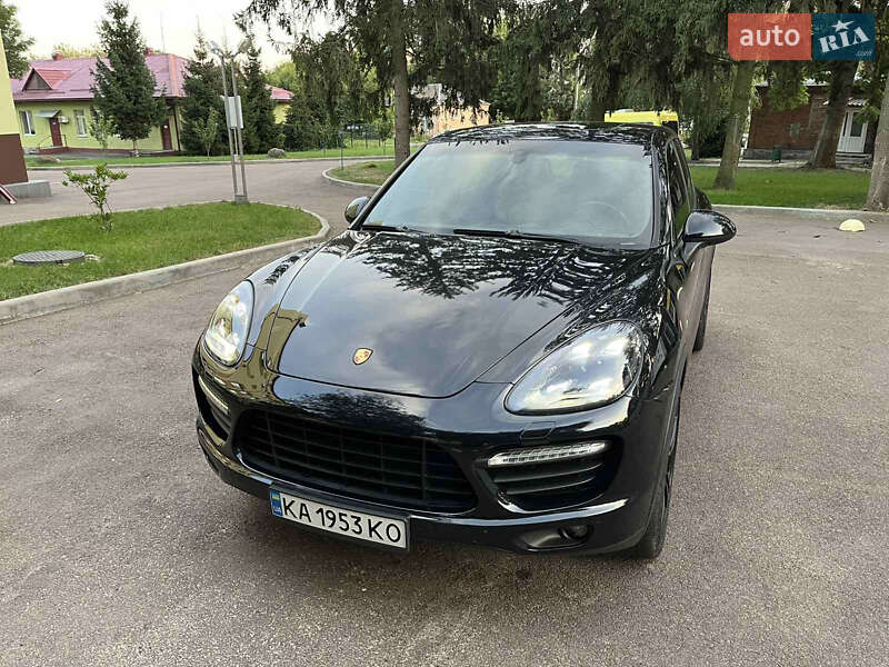 Внедорожник / Кроссовер Porsche Cayenne 2011 в 