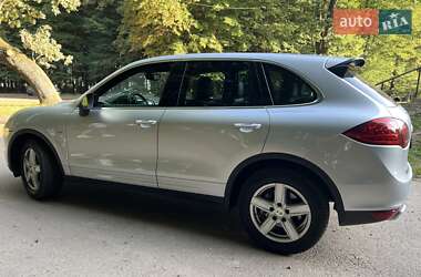 Позашляховик / Кросовер Porsche Cayenne 2012 в 
