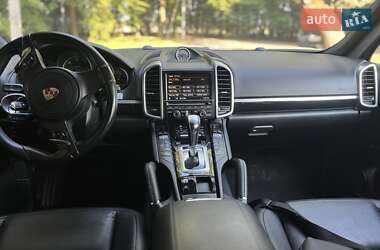 Позашляховик / Кросовер Porsche Cayenne 2012 в 