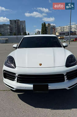 Внедорожник / Кроссовер Porsche Cayenne 2021 в 