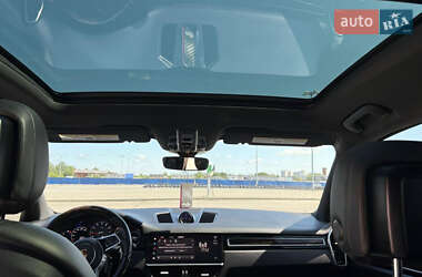 Внедорожник / Кроссовер Porsche Cayenne 2021 в 