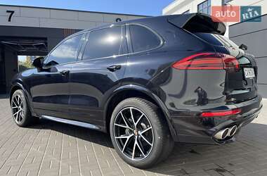Позашляховик / Кросовер Porsche Cayenne 2016 в Черкасах