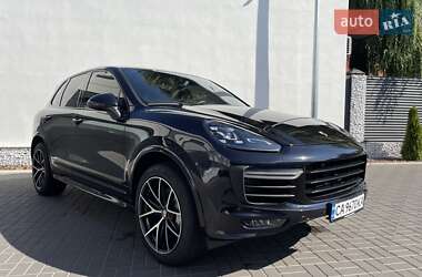 Позашляховик / Кросовер Porsche Cayenne 2016 в 
