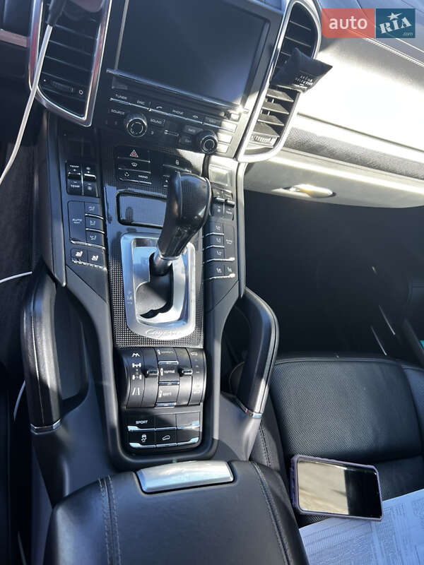 Внедорожник / Кроссовер Porsche Cayenne 2011 в Микуличине