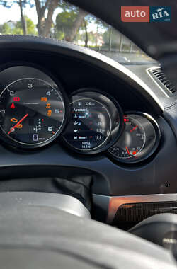 Внедорожник / Кроссовер Porsche Cayenne 2011 в 