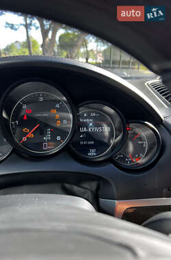 Внедорожник / Кроссовер Porsche Cayenne 2011 в 