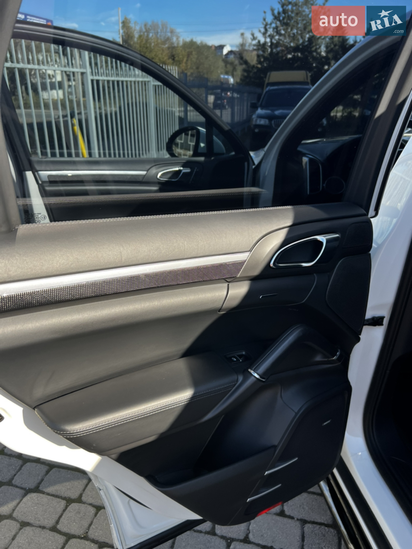 2011 Porsche Cayenne - мініатюра 28