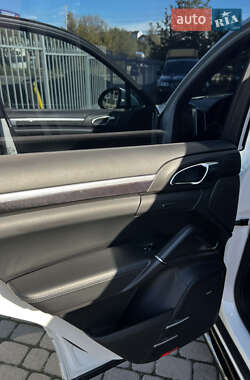Внедорожник / Кроссовер Porsche Cayenne 2011 в 