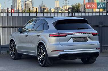 Позашляховик / Кросовер Porsche Cayenne 2020 в 