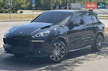 Позашляховик / Кросовер Porsche Cayenne 2015 в 
