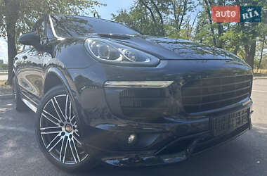 Позашляховик / Кросовер Porsche Cayenne 2015 в 