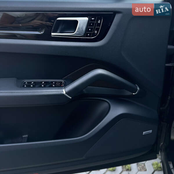 Внедорожник / Кроссовер Porsche Cayenne 2019 в Харькове