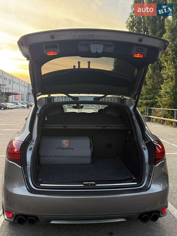 Внедорожник / Кроссовер Porsche Cayenne 2012 в Киеве фото 6 Внедорожник / Кроссовер Porsche Cayenne 2012 в Киеве