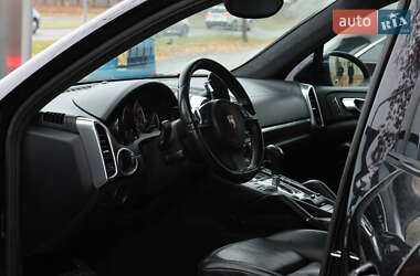 Внедорожник / Кроссовер Porsche Cayenne 2010 в 