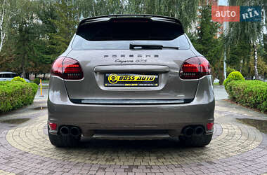 Позашляховик / Кросовер Porsche Cayenne 2012 в 