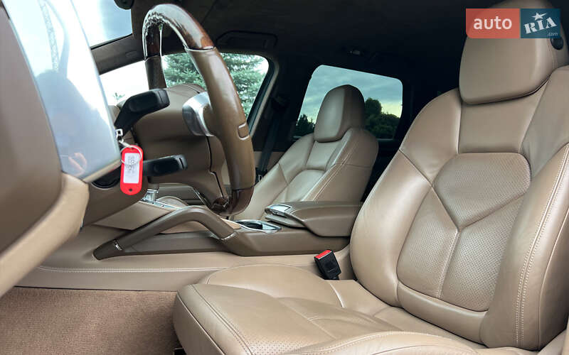 Внедорожник / Кроссовер Porsche Cayenne 2012 в Львове