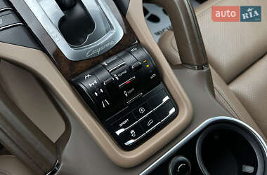Позашляховик / Кросовер Porsche Cayenne 2012 в 