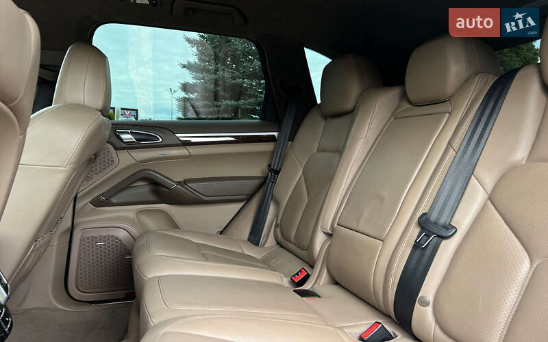 Внедорожник / Кроссовер Porsche Cayenne 2012 в Львове
