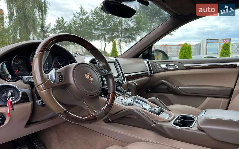 Внедорожник / Кроссовер Porsche Cayenne 2012 в Львове
