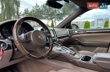 Позашляховик / Кросовер Porsche Cayenne 2012 в 