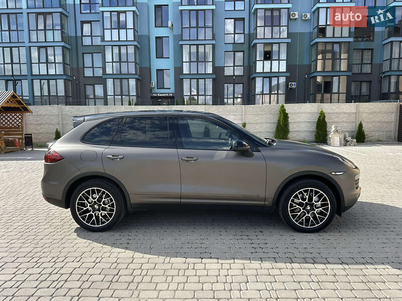 Внедорожник / Кроссовер Porsche Cayenne 2011 в Ровно