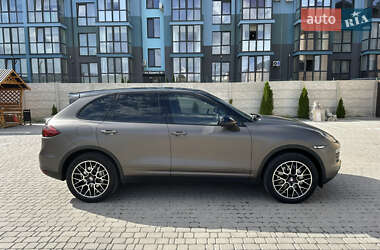 Позашляховик / Кросовер Porsche Cayenne 2011 в 
