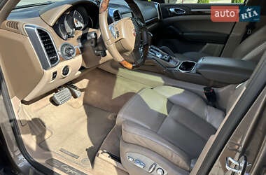 Позашляховик / Кросовер Porsche Cayenne 2011 в 