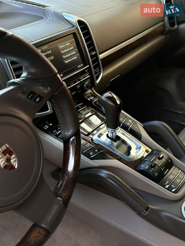 Внедорожник / Кроссовер Porsche Cayenne 2011 в Ровно