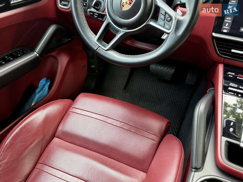 Позашляховик / Кросовер Porsche Cayenne 2019 в Києві