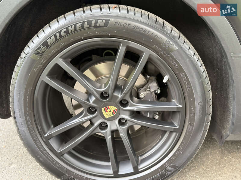 Позашляховик / Кросовер Porsche Cayenne 2019 в Києві