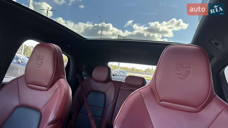 Внедорожник / Кроссовер Porsche Cayenne 2021 в Киеве