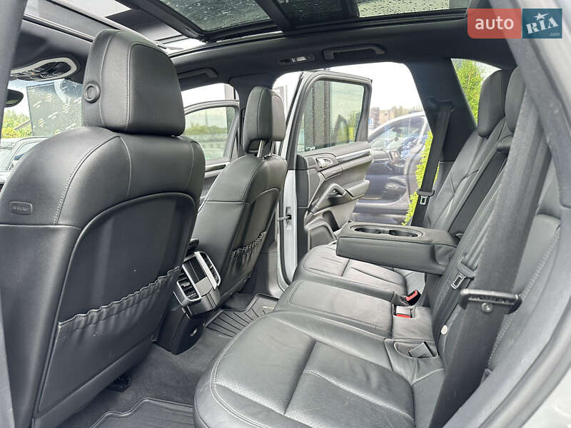 Внедорожник / Кроссовер Porsche Cayenne 2013 в Харькове