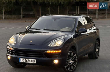 Позашляховик / Кросовер Porsche Cayenne 2011 в 