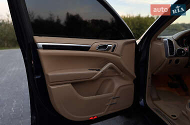 Позашляховик / Кросовер Porsche Cayenne 2011 в 