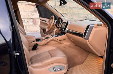 Позашляховик / Кросовер Porsche Cayenne 2011 в 