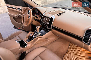 Позашляховик / Кросовер Porsche Cayenne 2011 в 
