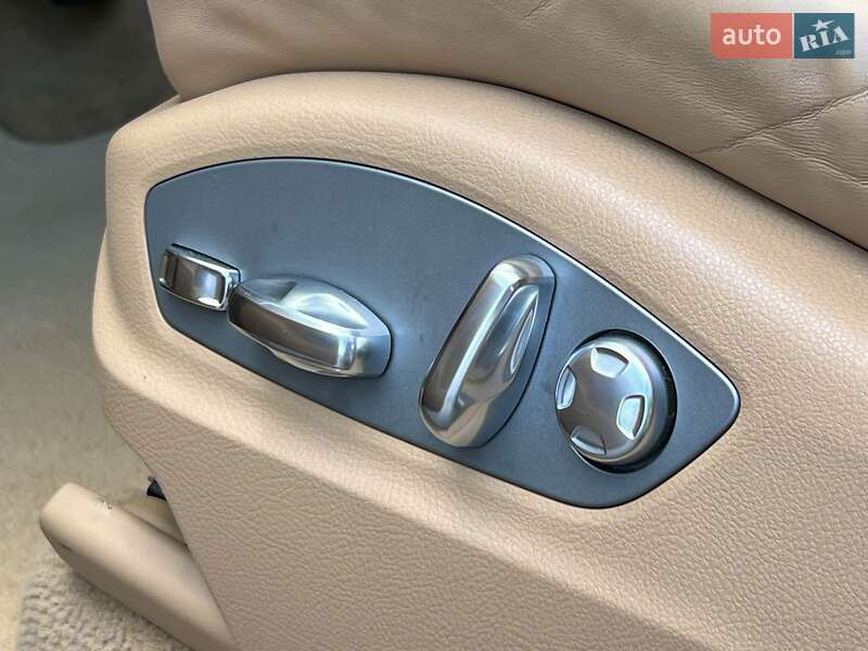 Внедорожник / Кроссовер Porsche Cayenne 2012 в Киеве