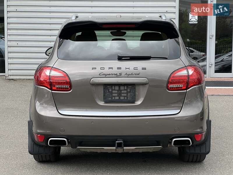 Внедорожник / Кроссовер Porsche Cayenne 2012 в Киеве